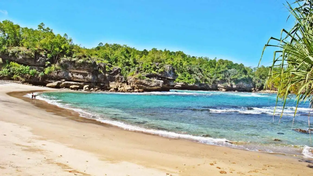 11 Pantai di Pacitan yang Wajib di Kunjungi Para Wisatawan